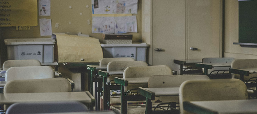 Aula scolastica che necessita di efficientamento energetico